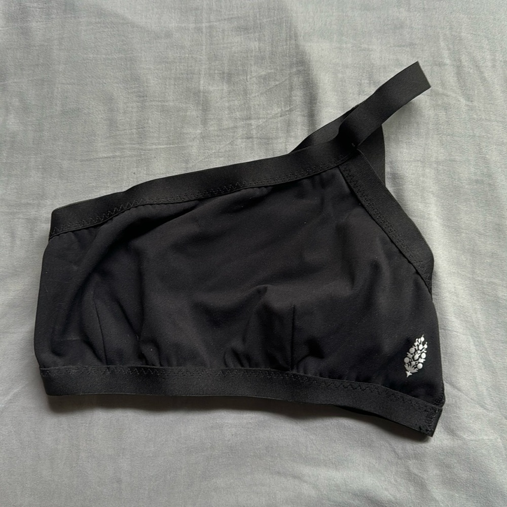 one shoulder sports bra